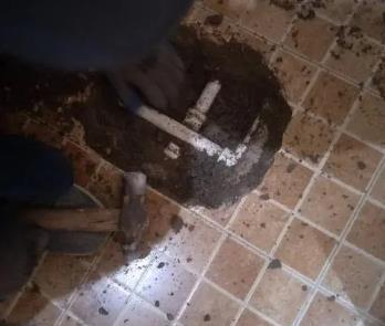 大渡口卫生间漏水维修公司为您分享下卫生间渗水如何处理及注意事项